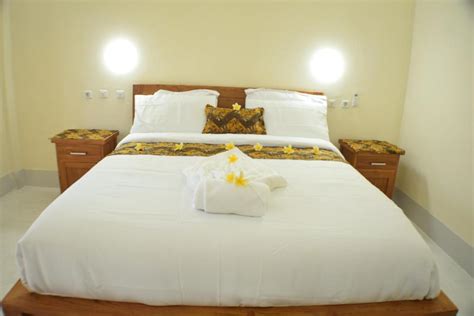 KJJ Inn .